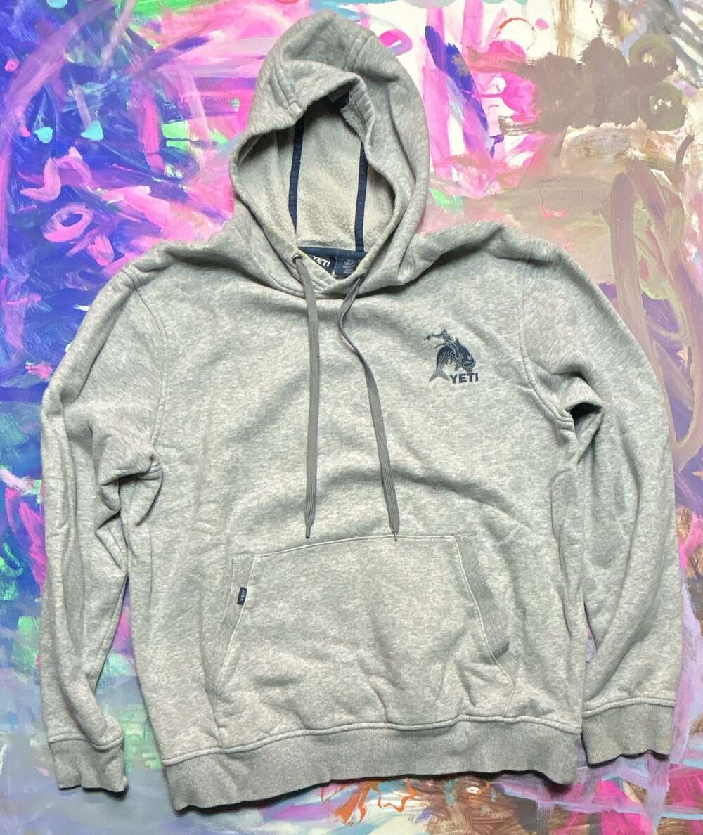 YETI Gray Hoodie Sweatshirt Fishing Fish Graphic Men's Size Large